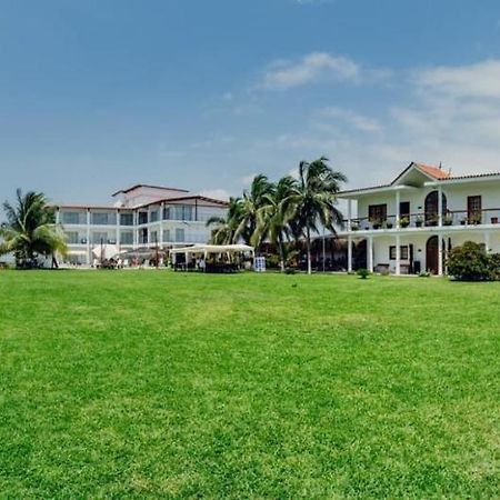 Hotel Hacienda Guamito Puerto Pizarro Exterior photo